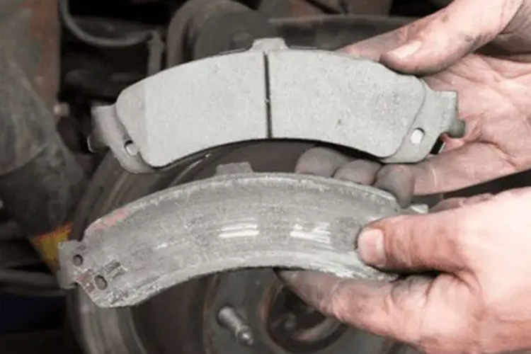 Tanda dan Waktu yang Tepat Jajan Kampas Rem