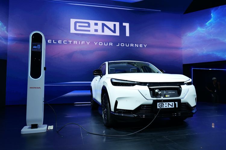 Honda Fokus pada Mobil Hybrid Sebelum Listrik di Indonesia