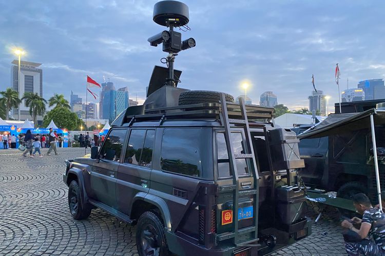 Jumpa Toyota Land Cruiser 70 Series V8 Hughes Radar di HUT ke-80 TNI