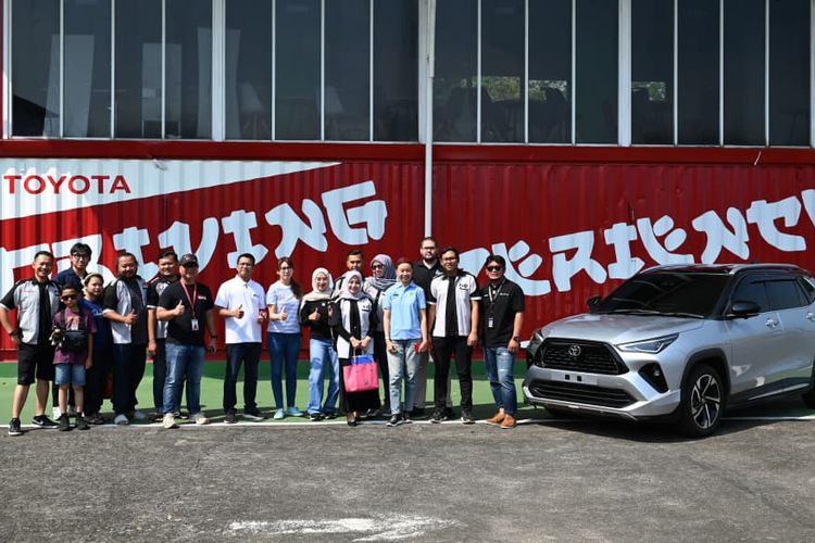 Perayaan Hari Jadi Komunitas Vios di Jakarta