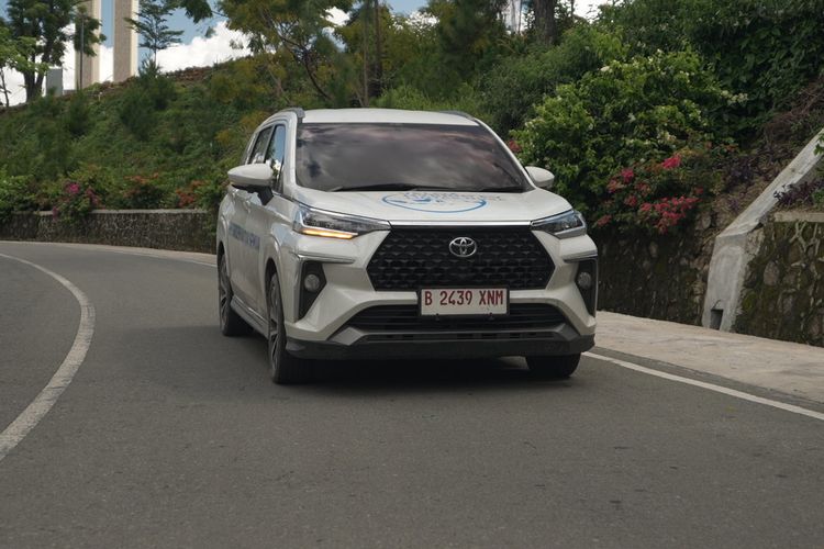 Mobil Hybrid Terlaris di Indonesia Februari 2026: Merek Jepang Dominan