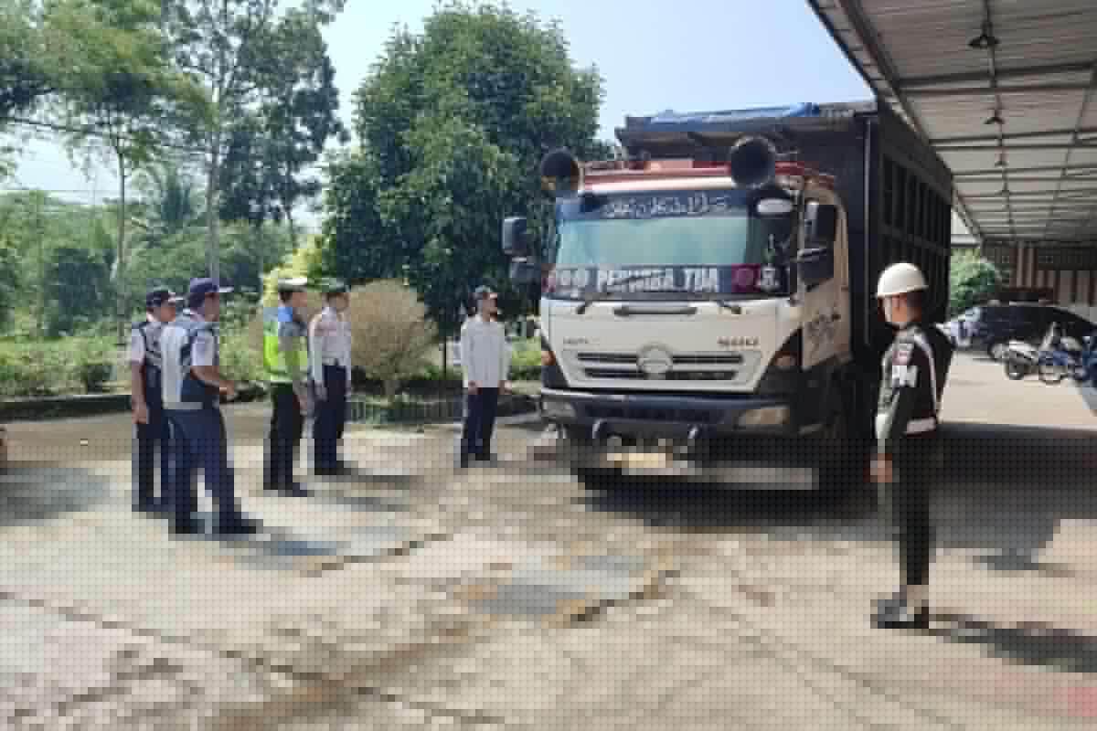 Pemerintah Keluar Rp 42 T per Tahun untuk Perbaiki Jalan Rusak akibat Truk ODOL