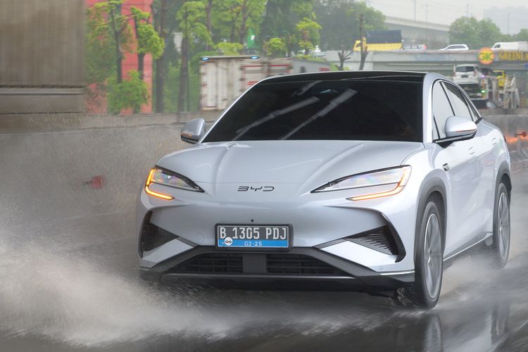 Honda BR-V Jadi Taksi Bluebird dan BYD Seagull