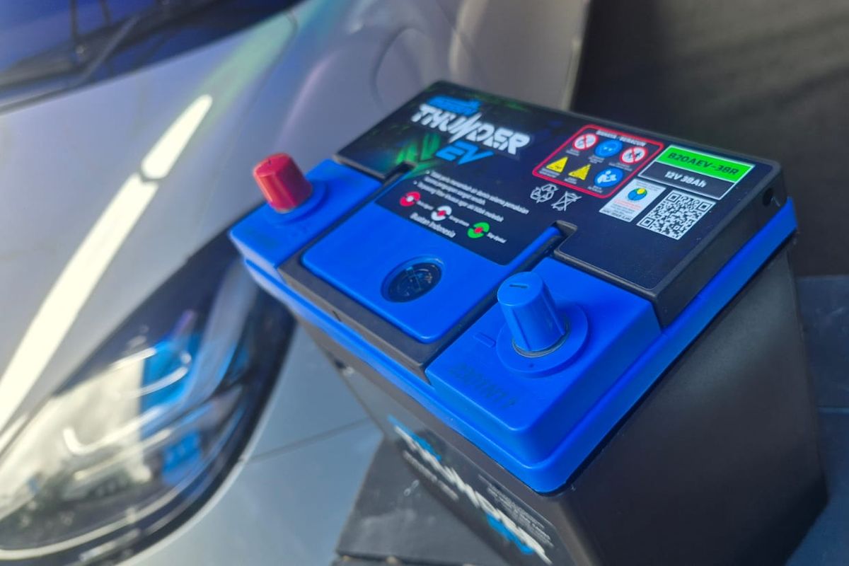 Peran Penting Aki 12V pada Mobil Listrik