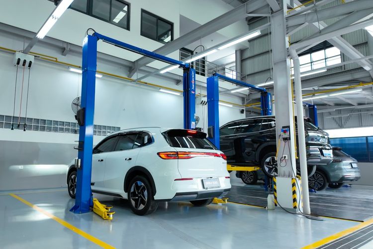 Lengkapi 22 Jaringan di Indonesia, Geely Resmikan Diler Baru