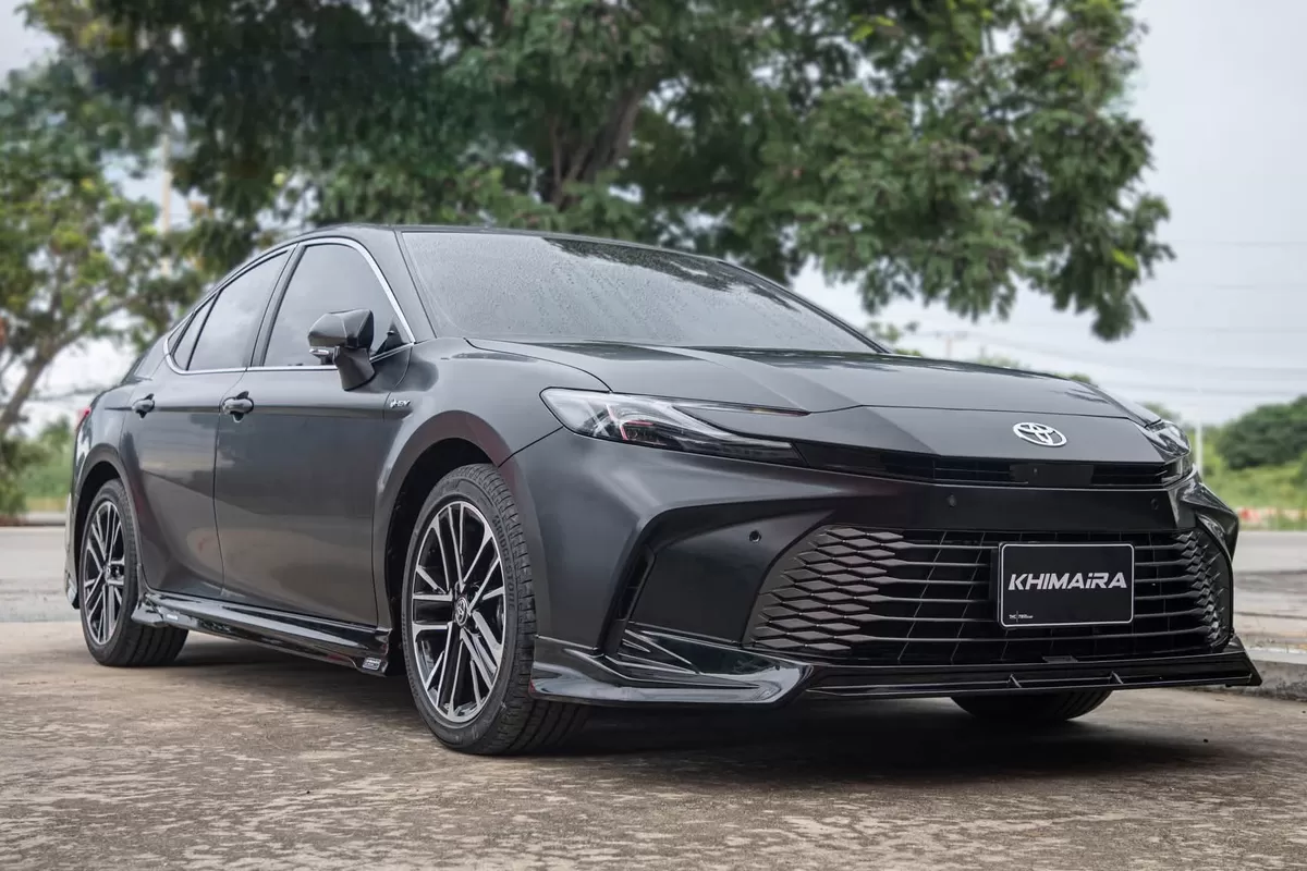 Modifikasi Toyota Camry Anyar, Tampil Agresif Pakai Bodykit
