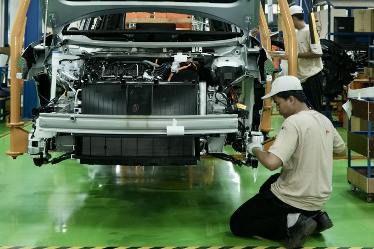 Geely Berbagi Teknologi dengan Merek Lain untuk Kembangkan Mobil