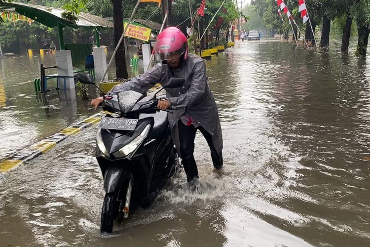 Hal yang Perlu Diperhatikan Saat Motor Matik Terjang Banjir