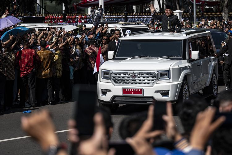 Prabowo–Gibran Kompak Naik Maung Garuda Limousine ke Sidang Tahunan DPR RI