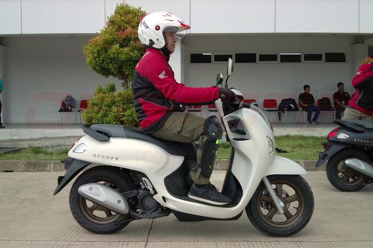 Pentingnya Menjaga Jarak Aman Saat Berkendara