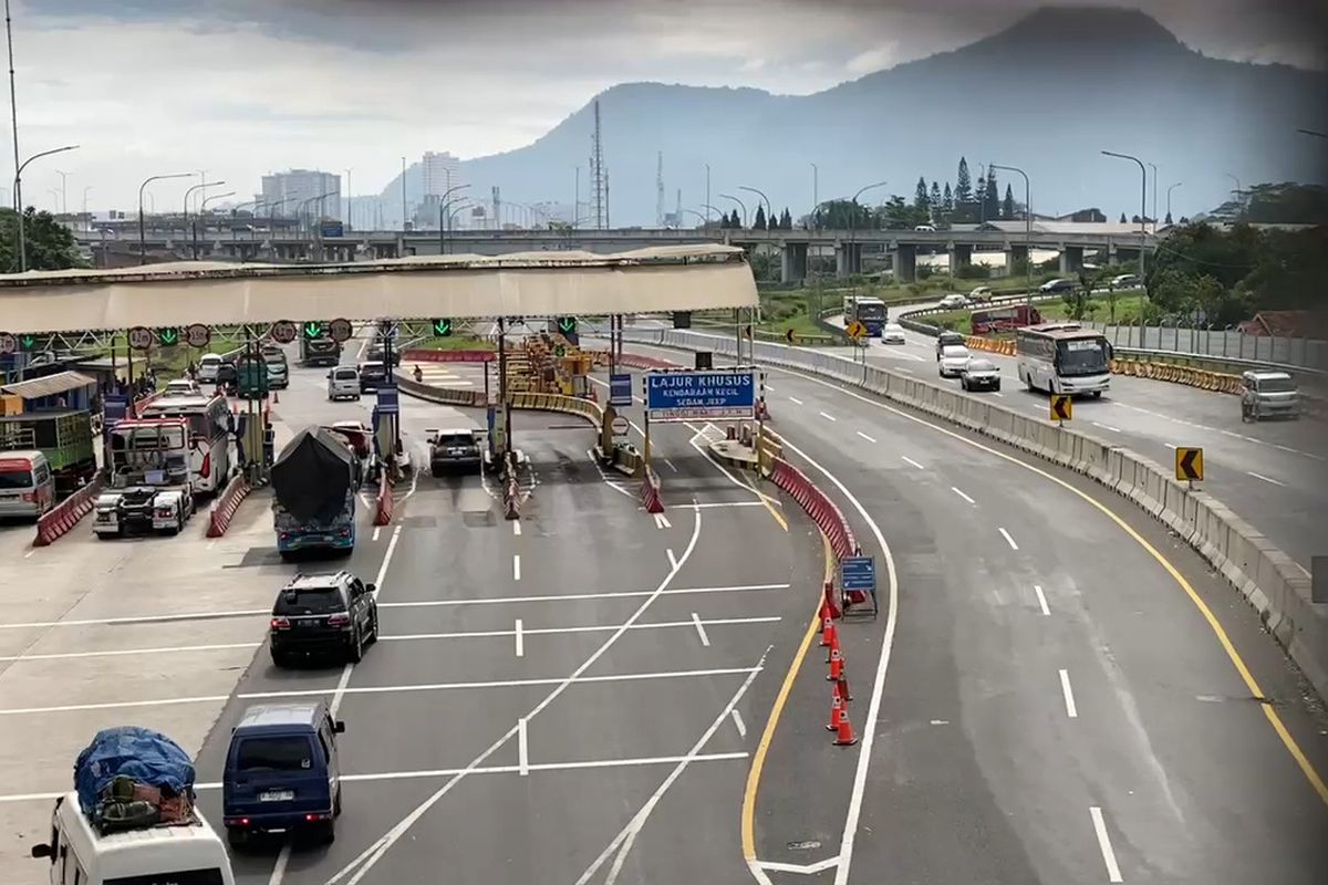 Pengemudi Wajib Tahu, Ini Tips agar Tidak Terlewat Pintu Keluar Tol