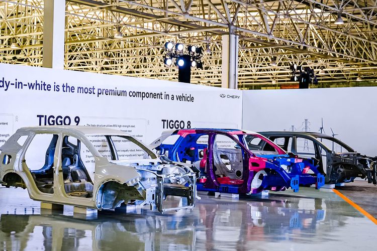 Lihat Langsung "Tabrakan Adu Banteng" Chery Tiggo 9, Kabin Masih Utuh