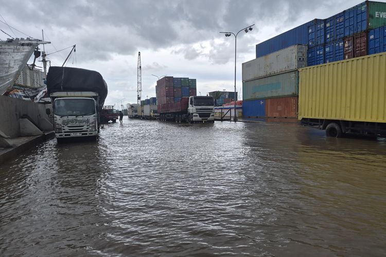 Waspada Banjir Rob di Jakarta Utara, Simak Tips Aman Buat Mobil