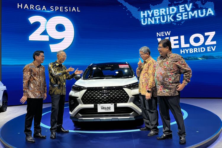 Pameran GJAW 2025 Resmi Dibuka, Veloz Hybrid Jadi Sorotan
