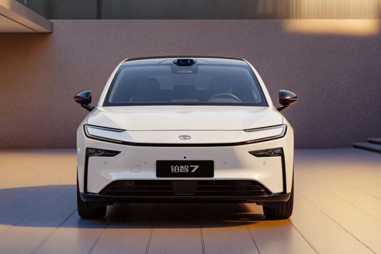 Toyota bZ7 Siap Meluncur, Sedan Listrik Pakai Sistem Pintar Xiaomi