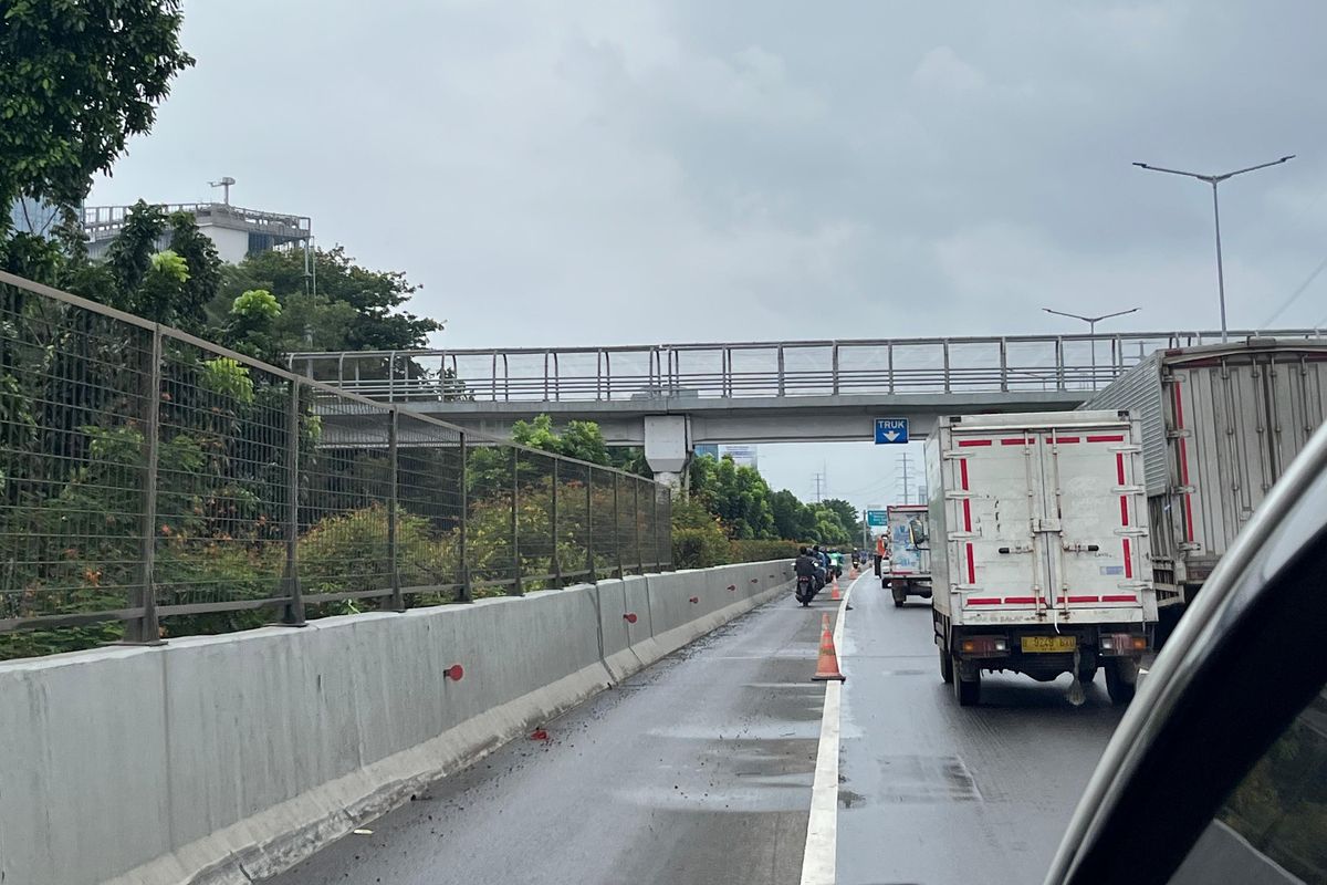 Banjir di Puri Jakarta Barat, Motor Boleh Masuk Jalan Tol