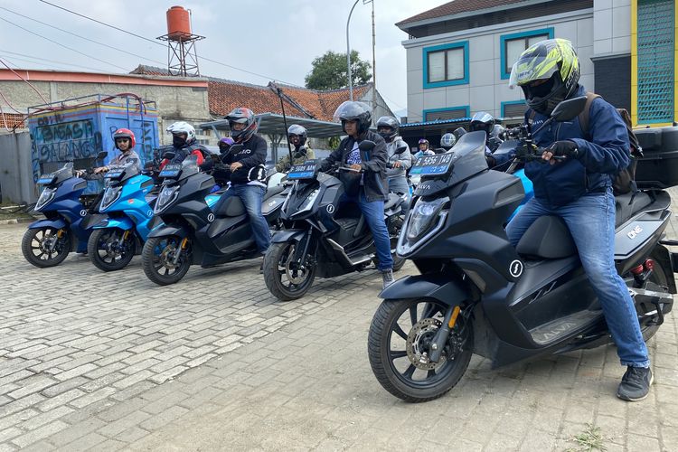 6 Motor Listrik Alva Tuntaskan Touring Jakarta-Bali