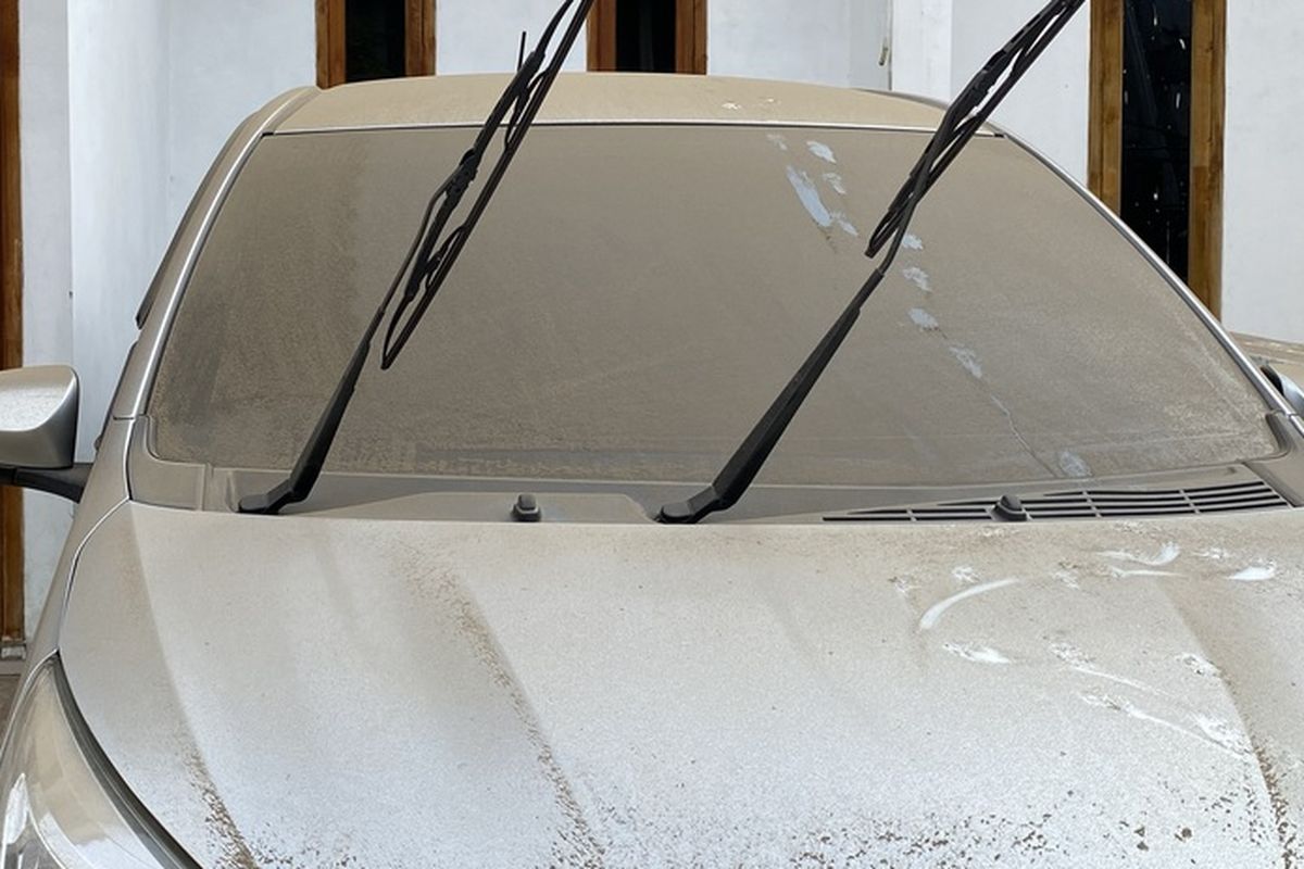 Mobil Hybrid dan Listrik Terkena Abu Vulkanik: Perhatikan Komponen Ini