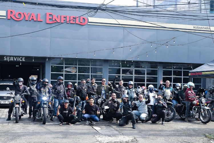 Hobi Solo Touring Naik Motor: Sukses Tuntaskan Madura-Bogor