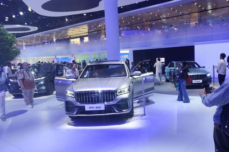 Teknologi Hybrid Geely: Konsumsi BBM 2,22 Liter untuk 100 Km