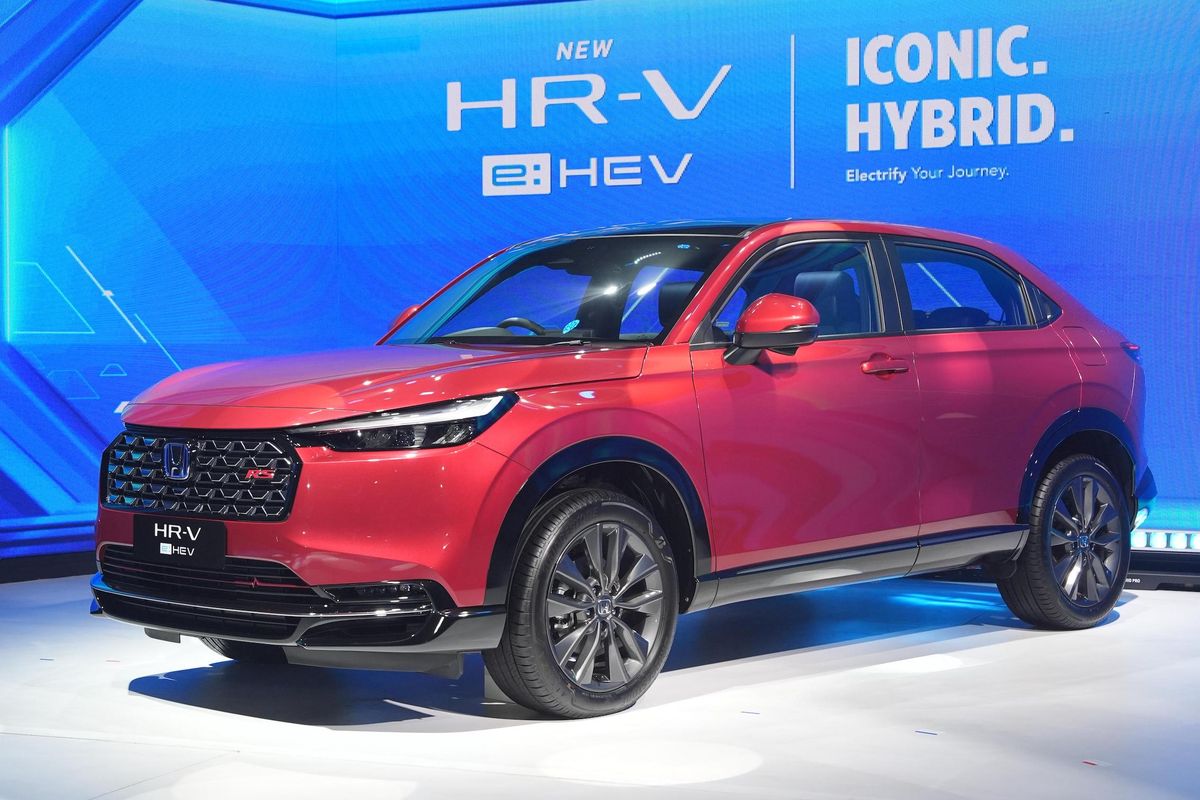 Tambah HR-V e:HEV, Cek Komparasi Harga Mobil Hybrid Bulan Ini