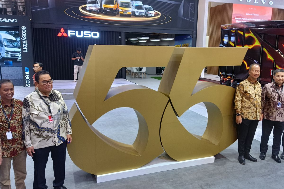 Agus Gumiwang Minta Mitsubishi Fuso Tambah eCanter