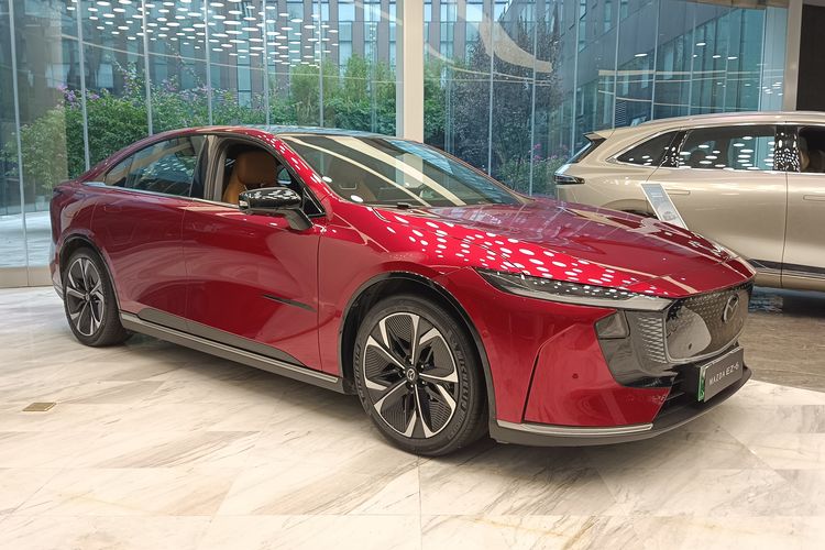 Melihat Sedan Listrik Mazda ez-6 di Markas R&amp;D Changan Automobile