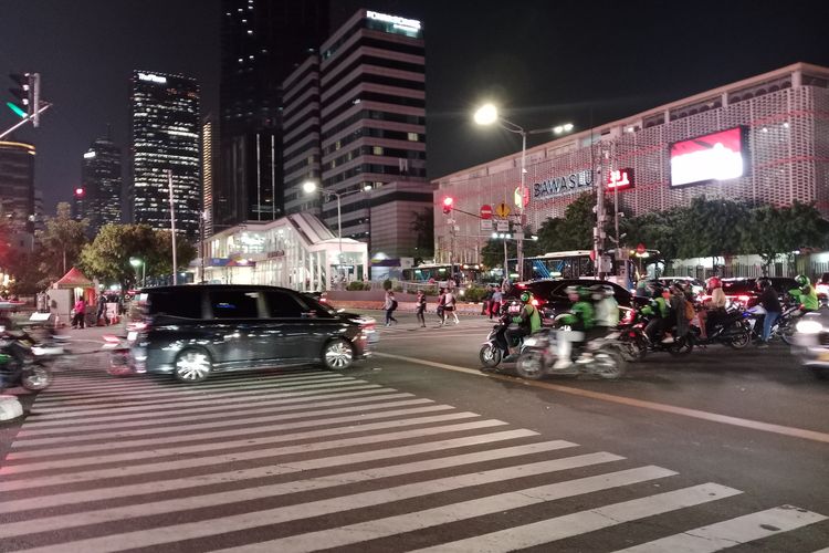 Iring-iringan Presiden Prabowo Berhenti di Lampu Merah, Netizen: Hal Sederhana yang Mewah