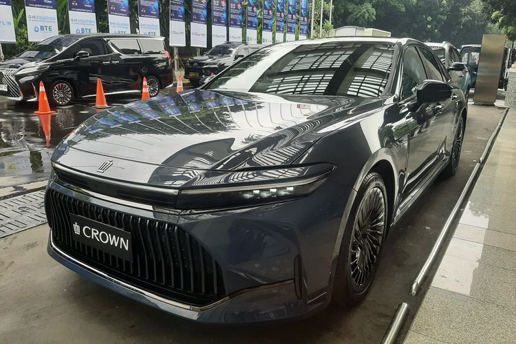 Toyota Hadirkan Crown FCEV di GIIAS 2025