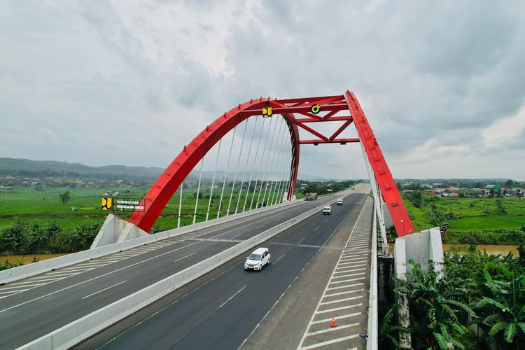 One Way Lokal Tol Semarang Masih Berlaku, Lalin Lancar