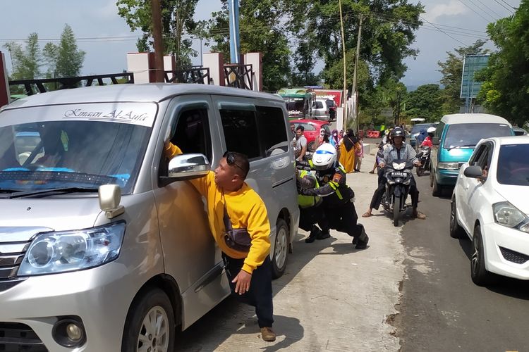 Mitos atau Fakta, Mobil Matik Tidak Boleh Didorong Saat Mogok?