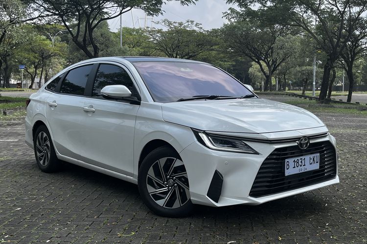 Jadi Hybrid, Apa Menariknya Toyota Vios Sekarang? (Video)