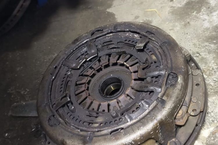 Kapan Waktu Ideal Melakukan Perawatan DCT Mobil?