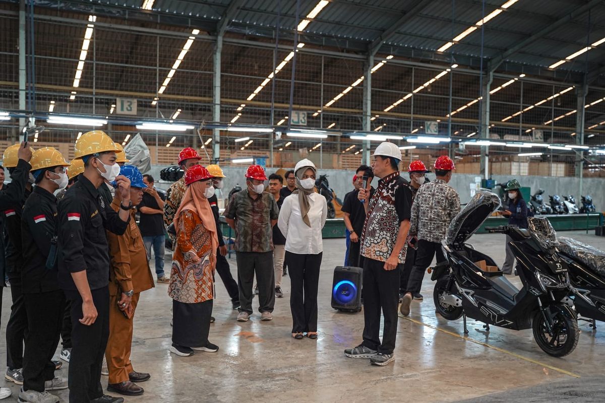 United Kenalkan Industri Motor Listrik Nasional ke Dunia Pendidikan