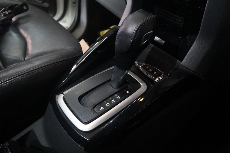 Simak Perbedaan Engine Brake di Mobil Matik dan Manual