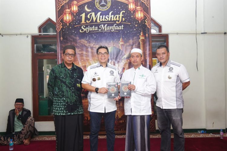 Komunitas Mercedes-Benz W211 Gelar Aksi Sosial