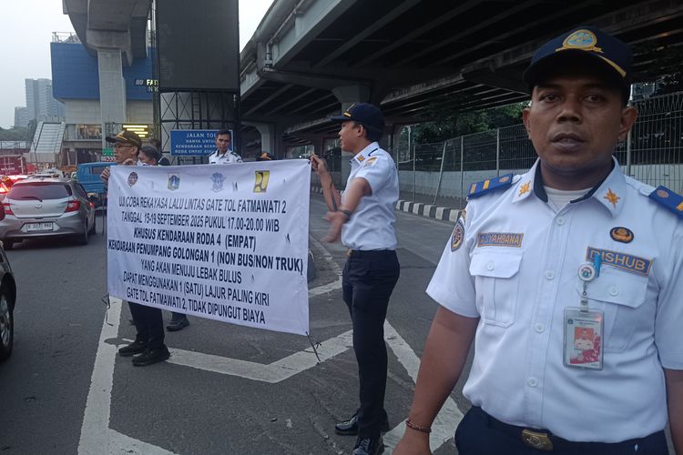 Ada Rekayasa Lalu Lintas Jalan TB Simatupang, Mobil Gratis Lewat Tol