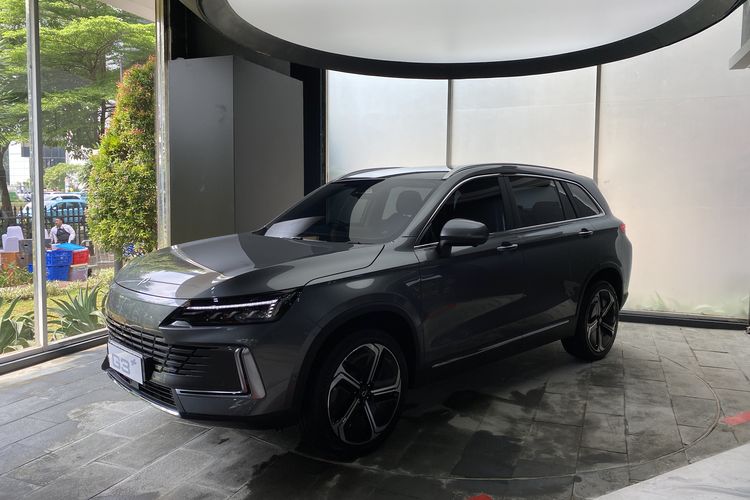 Target Penjualan Mobil Listrik Polytron, 1.000 Unit hingga Akhir Tahun