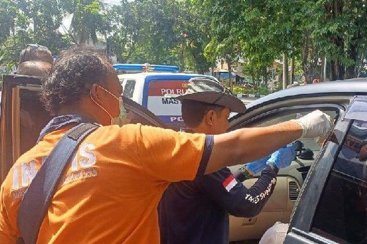 2 Orang Tewas di Dalam Mobil dengan Kondisi Mesin dan AC Menyala