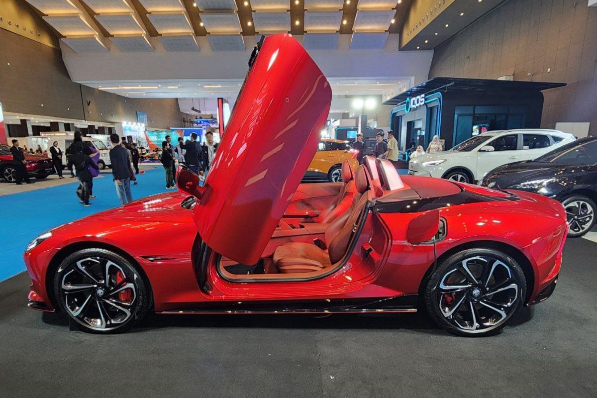 MG, MG Cyberster Mejeng di PEVS 2025, Roadster Listrik Bertenaga Buas