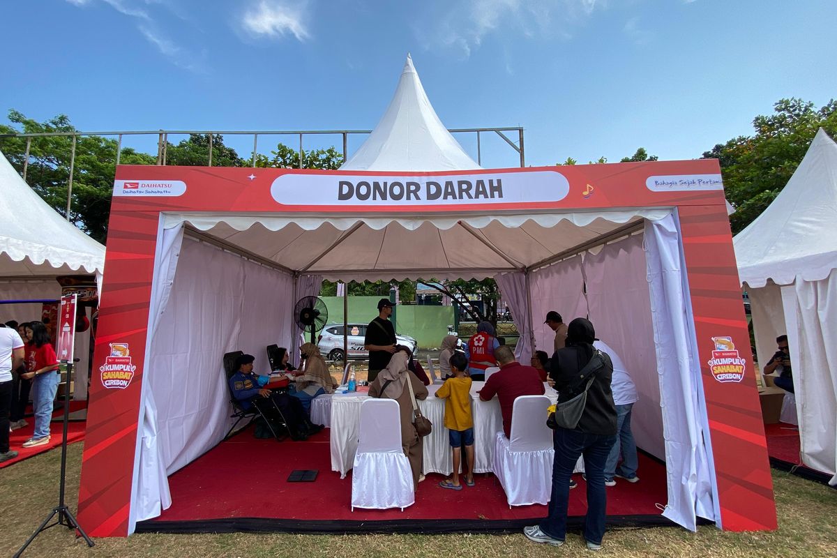 Donor Darah dan Cek Kesehatan Gratis di Daihatsu Kumpul Sahabat Cirebon
