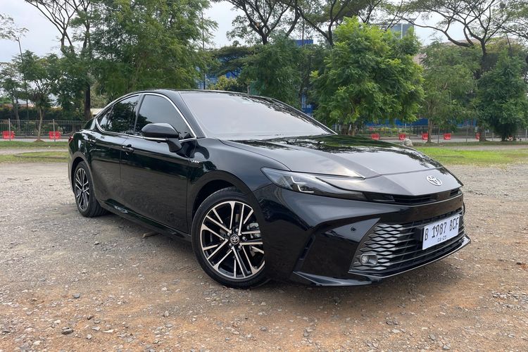 Biaya Kepemilikan Toyota Camry 2025 per bulan Rp 2 Jutaan
