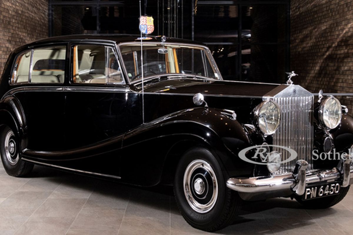 Rolls-Royce, 100 Tahun Rolls-Royce Phantom, Simbol Kemewahan Abadi