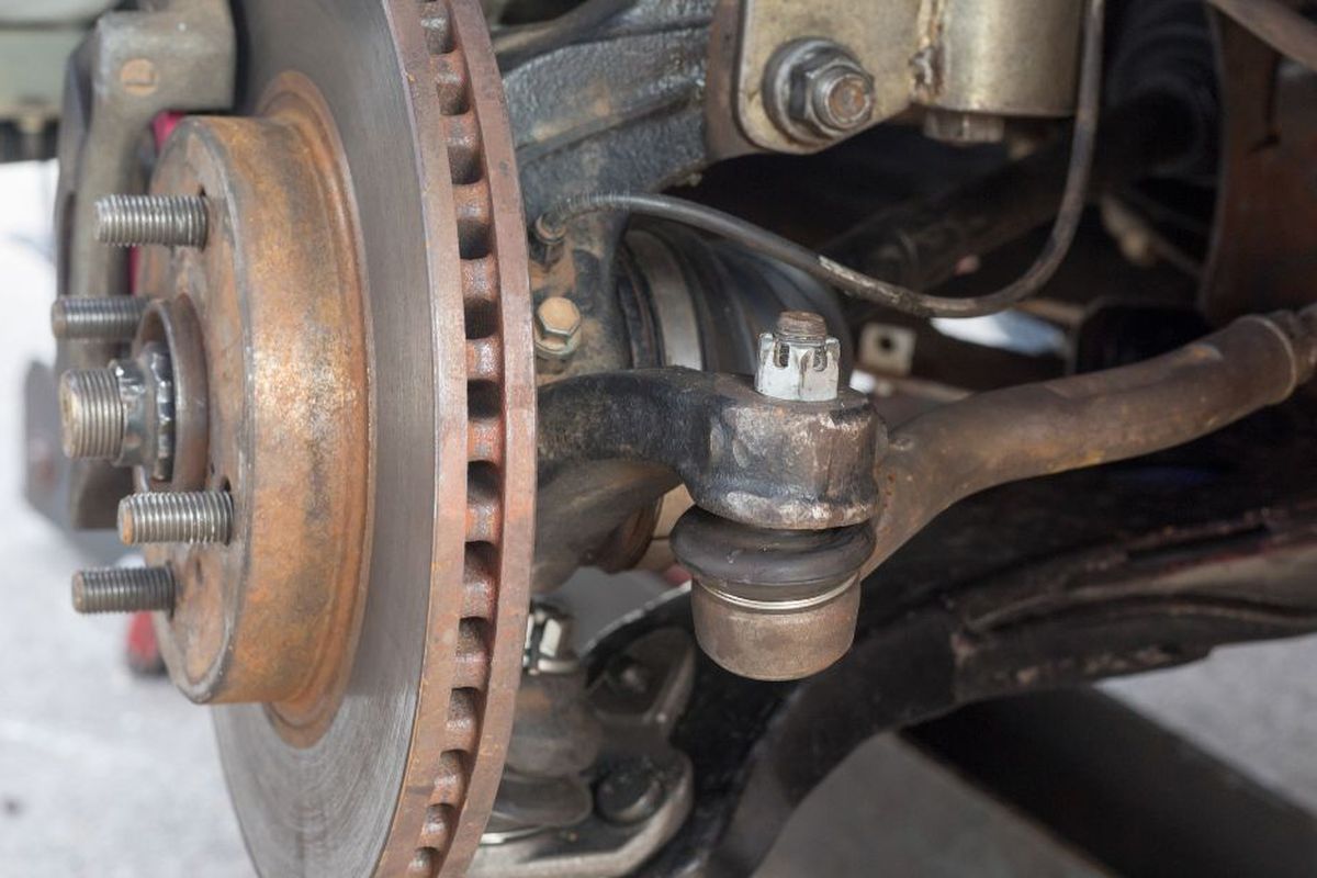 Solusi Atasi Masalah Setir Bergetar dan Bunyi di Kaki-kaki Mobil