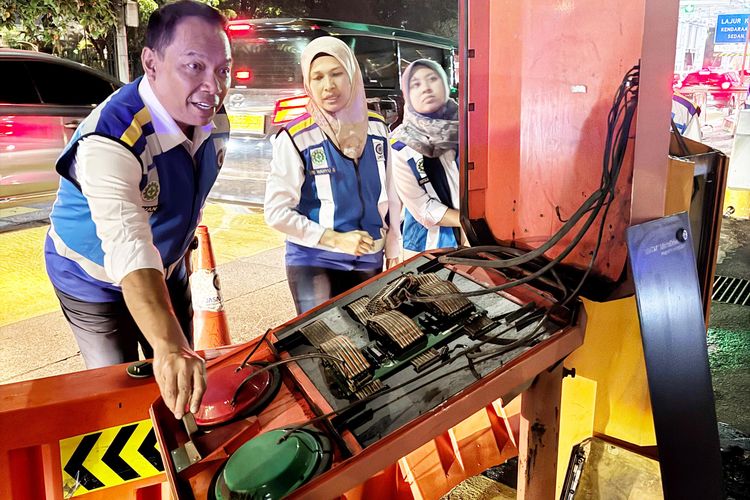 Jasa Marga Tutup 7 Gerbang Tol Dalam Kota yang Terbakar Imbas Demo