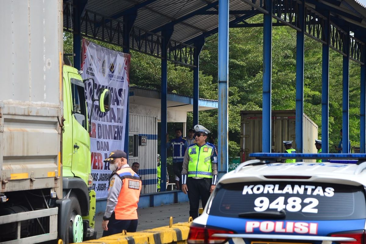 Penertiban ODOL di Jagorawi Temukan Kendaraan Kelebihan Muatan 20 Ton