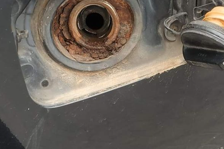 Logam Jenis Ini Bisa Korosi jika Kena Campuran Bensin dan Etanol