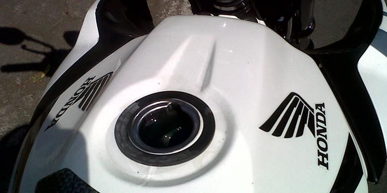 Hindari Bahaya Ini Saat Isi Bensin di SPBU