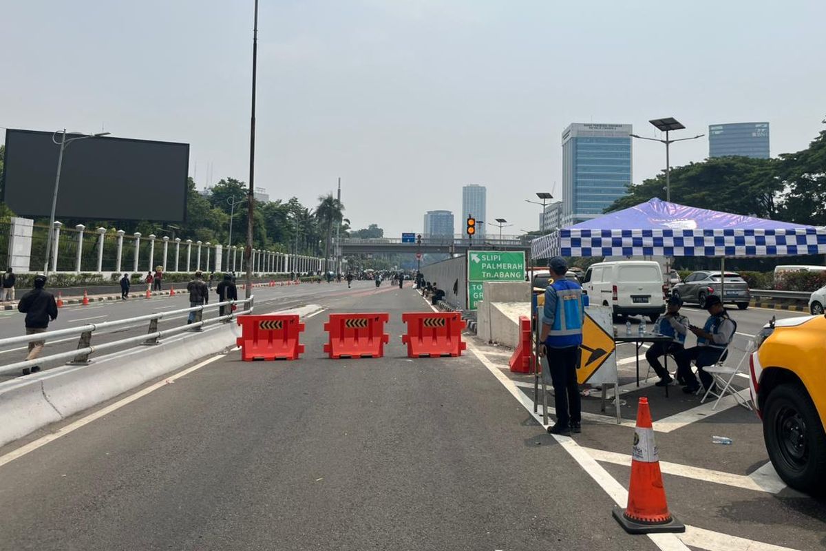 Update Demo: Akses Keluar Slipi Tol Dalam Kota Ditutup Situasional