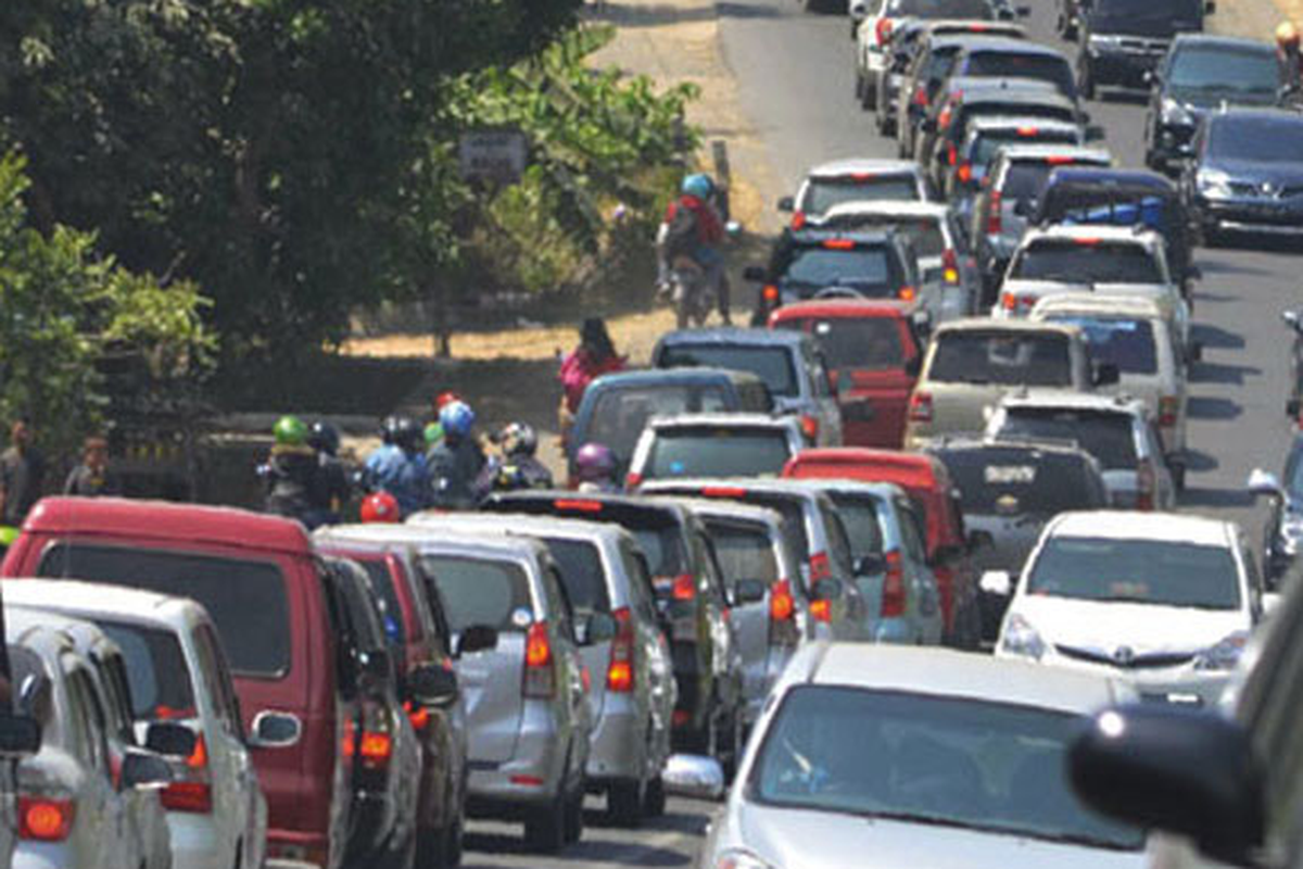 Cara Mencegah Mobil Matik Mundur Saat Berhenti di Tanjakan